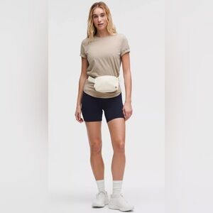 Lululemon Everywhere of white belt bag